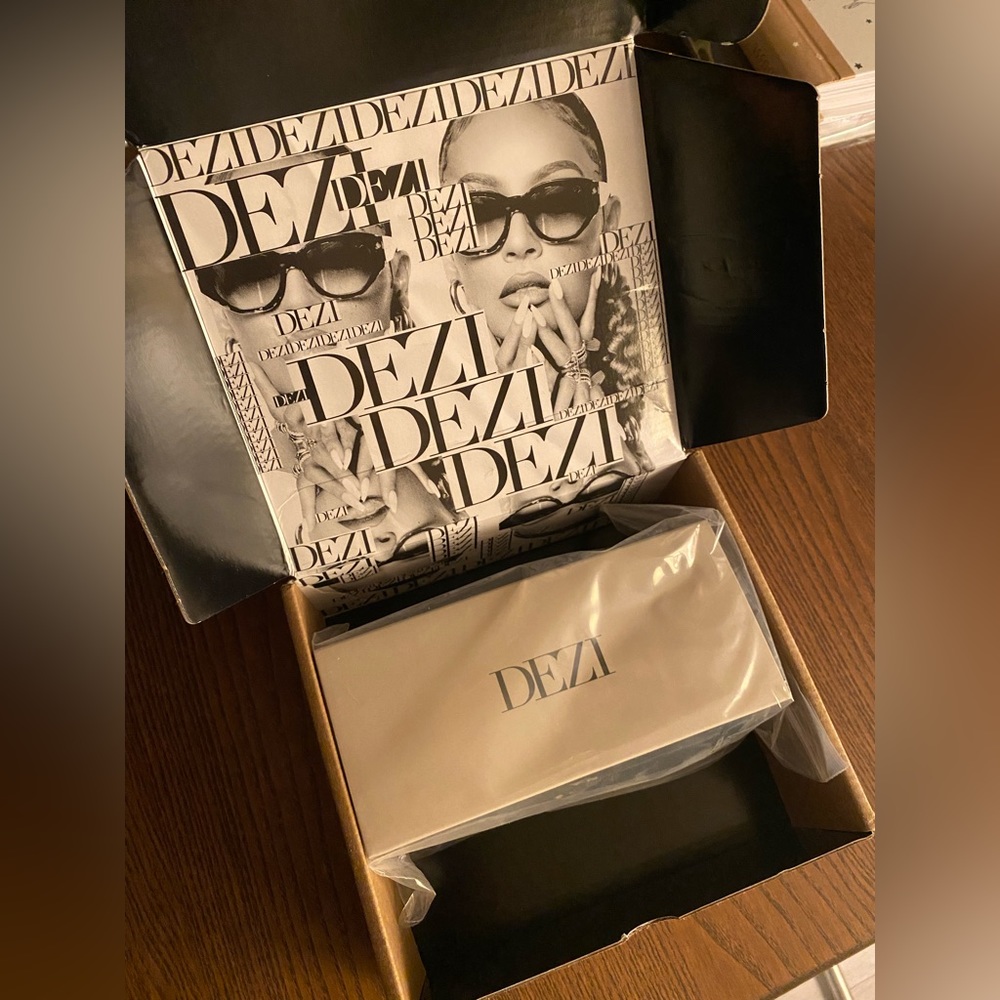 Brand new dezi on read sunglasses